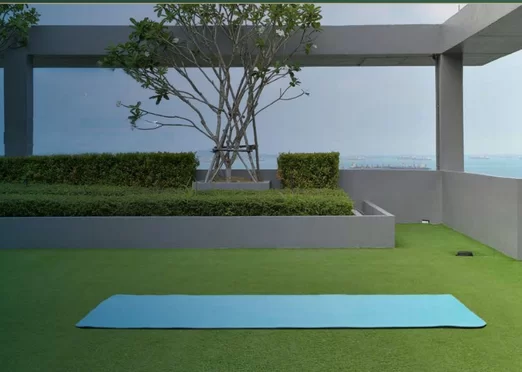 Yoga-Lawns